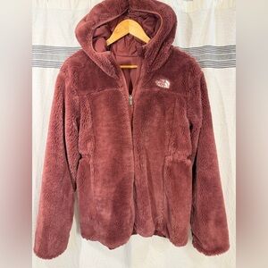 The North Face Shasta Reversible Short Fuzzy Hooded Parka in Mauve